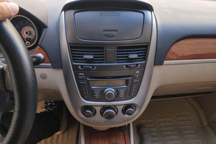 Used Buick Excelle 2008 1.6 LE-AT Audio And AC Panel