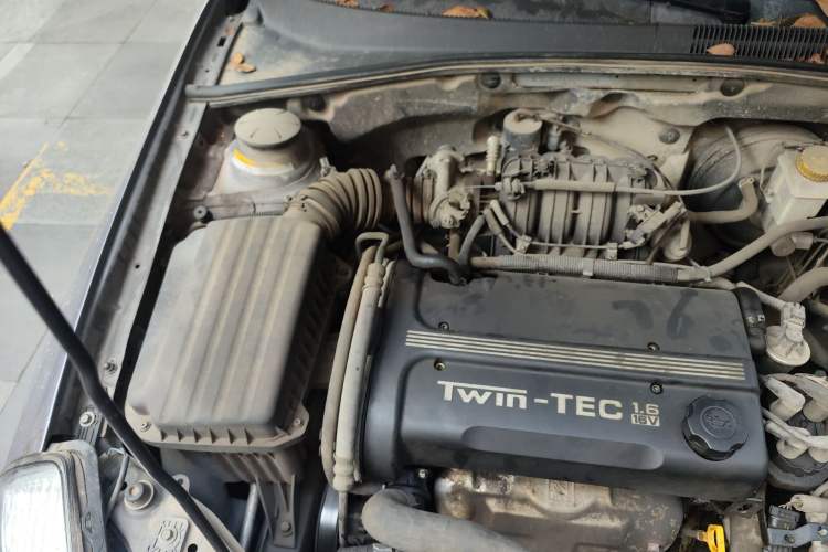 Used Buick Excelle 2008 1.6 LE-AT Engine Bay Right