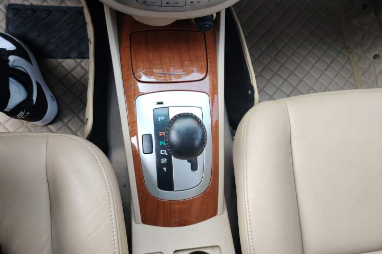 Used Buick Excelle 2008 1.6 LE-AT Gear Lever
