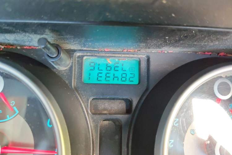 Used Buick Excelle 2008 1.6 LE-MT Odometer Close Up
