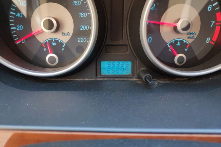 Used Buick Excelle 2008 1.6 LE-AT Odometer Close Up