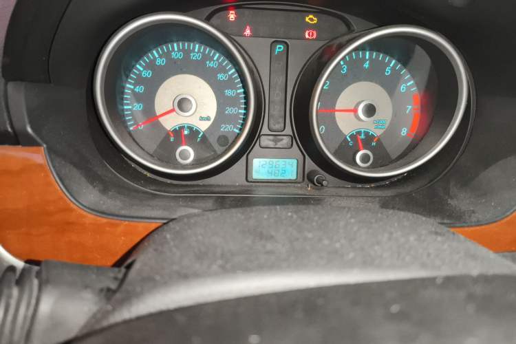 Used Buick Excelle 2008 1.6 LE-AT Navigation Odometer Close Up