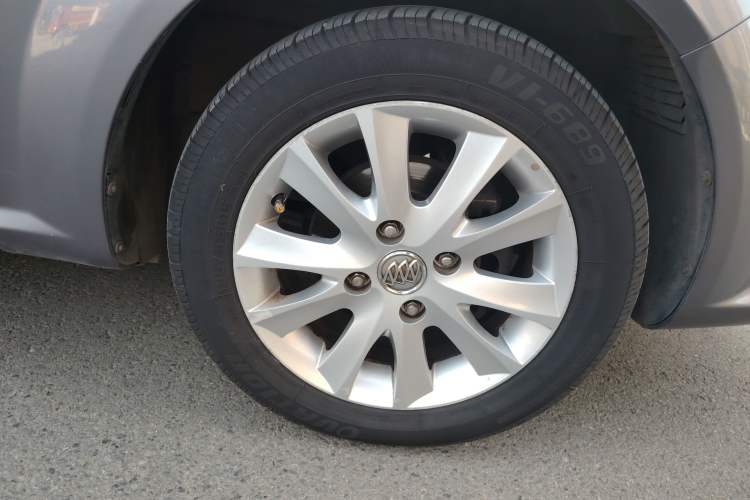 Used Buick Excelle 2008 1.6 LE-AT Right Front Wheel Hub