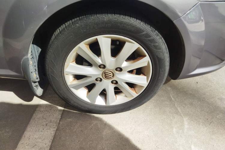 Used Buick Excelle 2008 1.6 LE-AT Right Front Wheel Hub