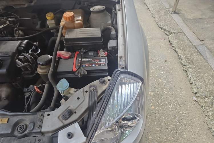 Used Buick Excelle 2008 1.6 LE-AT Engine Bay Left