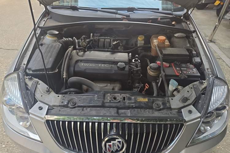 Used Buick Excelle 2008 1.6 LE-AT Engine Bay