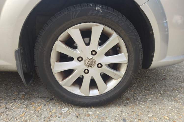 Used Buick Excelle 2008 1.6 LE-AT Right Front Wheel Hub