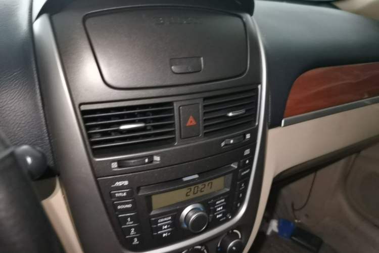Used Buick Excelle 2008 1.6 LE-AT Audio And AC Panel