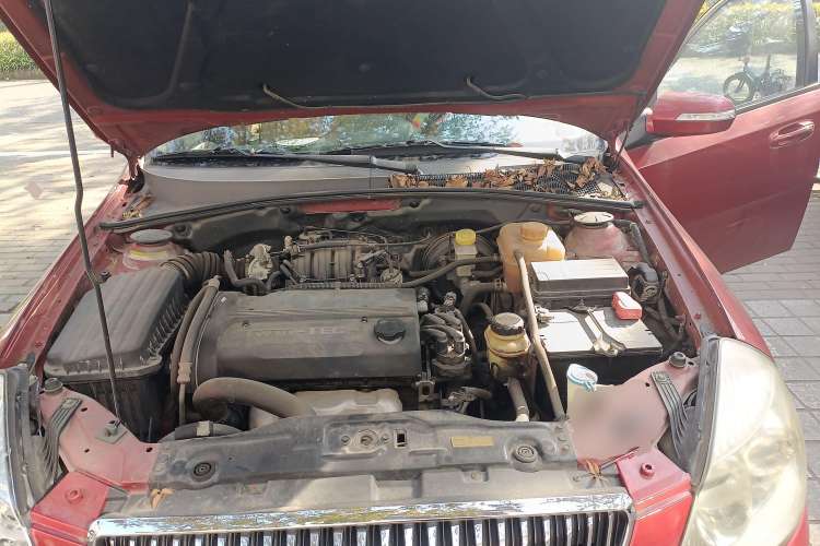 Used Buick Excelle 2008 1.6 LE-MT Engine Bay