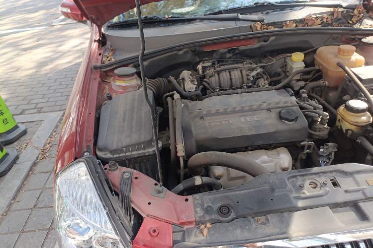 Used Buick Excelle 2008 1.6 LE-MT Engine Bay Right