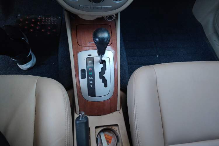 Used Buick Excelle 2008 1.6 LE-AT Gear Lever