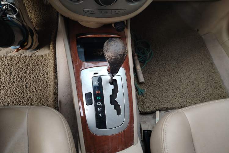 Used Buick Excelle 2008 1.6 LE-AT Gear Lever