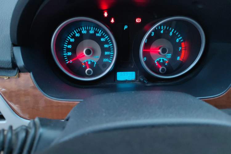 Used Buick Excelle 2008 1.6 LE-AT Odometer Close Up