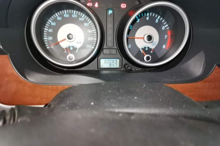 Used Buick Excelle 2008 1.6 LE-AT Odometer Close Up