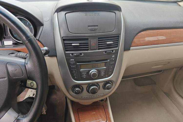 Used Buick Excelle 2008 1.6 LE-MT Audio And AC Panel