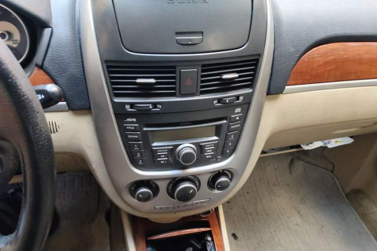Used Buick Excelle 2008 1.6 LE-MT Audio And AC Panel