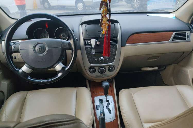 Used Buick Excelle 2008 1.6 LE-AT Center Console