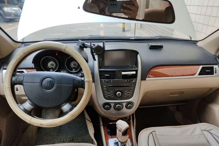 Used Buick Excelle 2008 1.6 LE-AT Center Console
