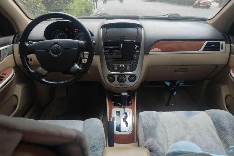 Used Buick Excelle 2008 1.6 LE-AT Center Console