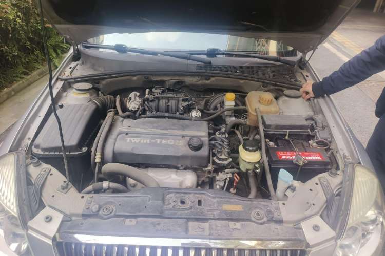 Used Buick Excelle 2008 1.6 LE-AT Engine Bay