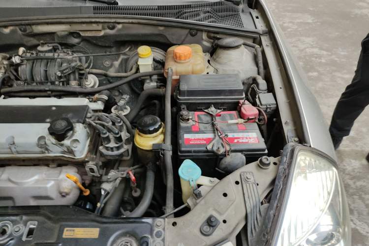 Used Buick Excelle 2008 1.6 LE-AT Engine Bay Left