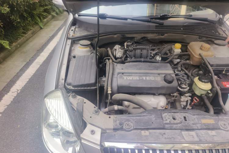 Used Buick Excelle 2008 1.6 LE-AT Engine Bay Right