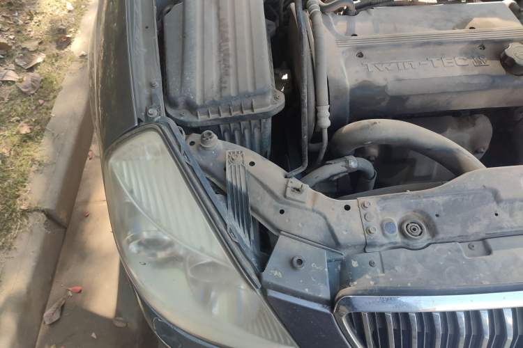 Used Buick Excelle 2008 1.6 LE-AT Engine Bay Right
