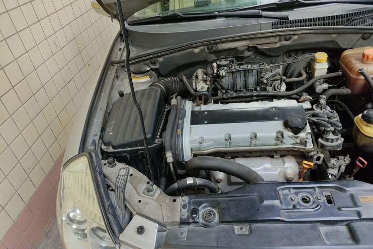 Used Buick Excelle 2008 1.6 LE-AT Engine Bay Right