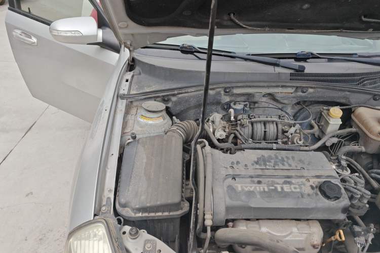 Used Buick Excelle 2008 1.6 LE-MT Engine Bay Right