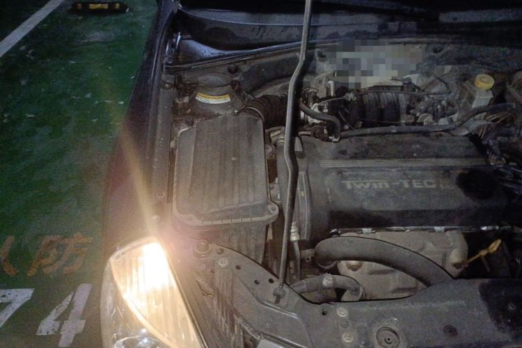 Used Buick Excelle 2008 1.6 LE-AT Engine Bay Right