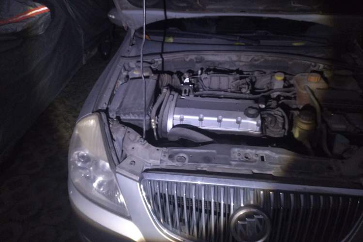 Used Buick Excelle 2008 1.6 LE-MT Engine Bay Right