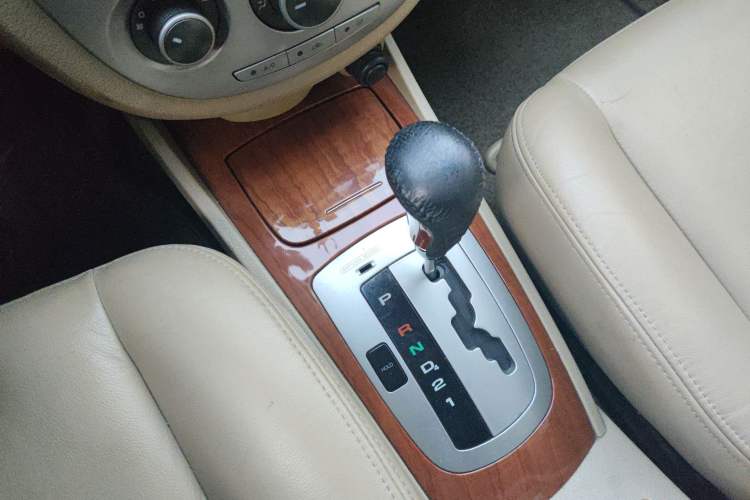 Used Buick Excelle 2008 1.6 LE-AT Gear Lever