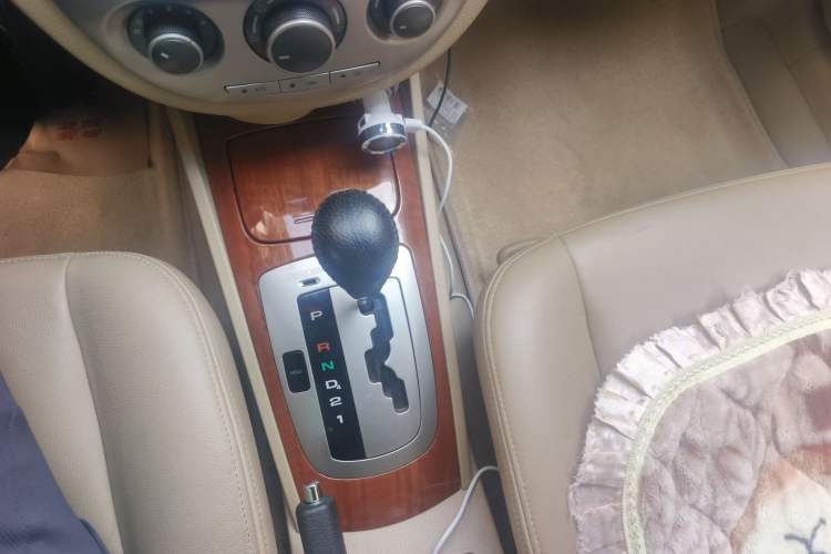 Used Buick Excelle 2008 1.6 LE-AT Gear Lever