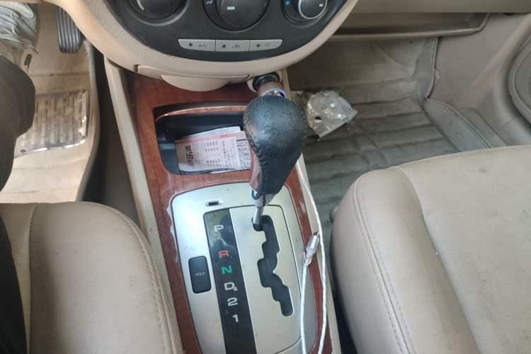 Used Buick Excelle 2008 1.6 LE-AT Gear Lever