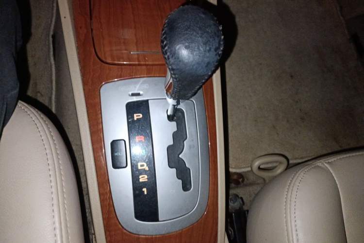 Used Buick Excelle 2008 1.6 LE-AT Gear Lever