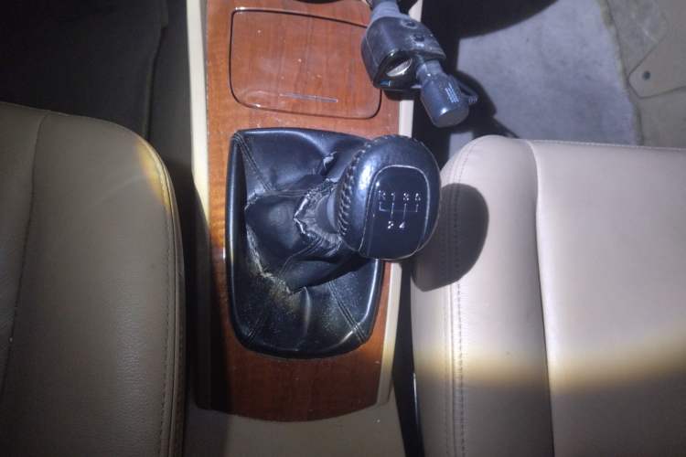 Used Buick Excelle 2008 1.6 LE-MT Gear Lever