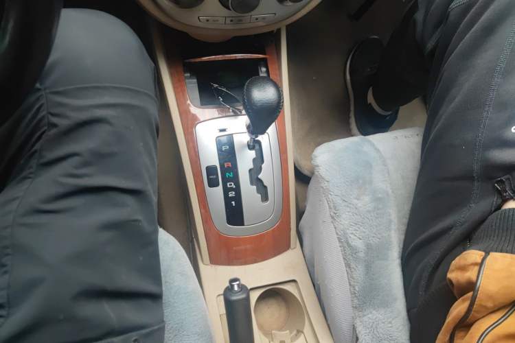 Used Buick Excelle 2008 1.6 LE-AT Gear Lever