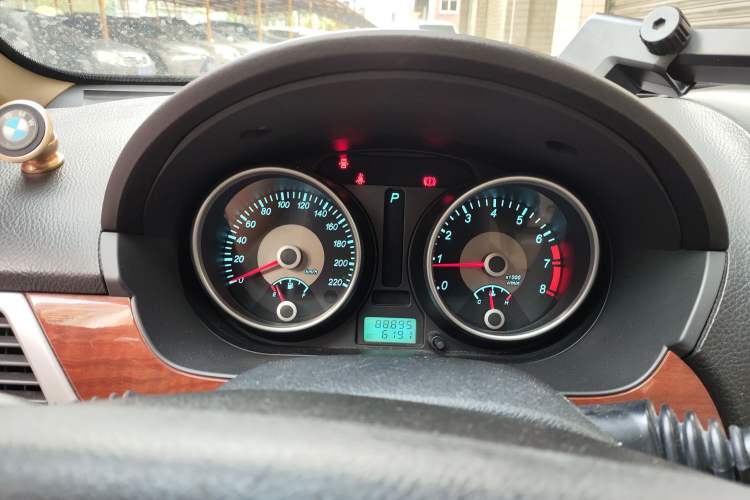 Used Buick Excelle 2008 1.6 LE-AT Odometer Close Up