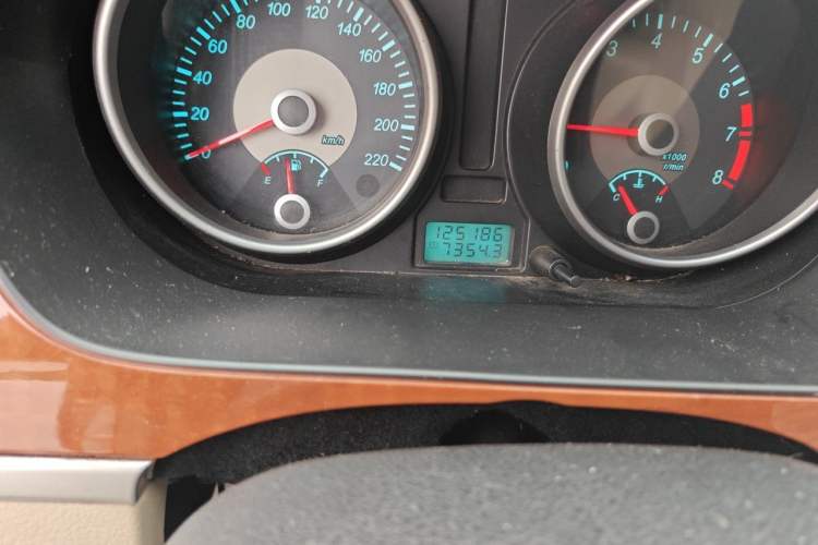 Used Buick Excelle 2008 1.6 LE-MT Odometer Close Up