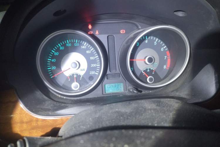 Used Buick Excelle 2008 1.6 LE-MT Odometer Close Up
