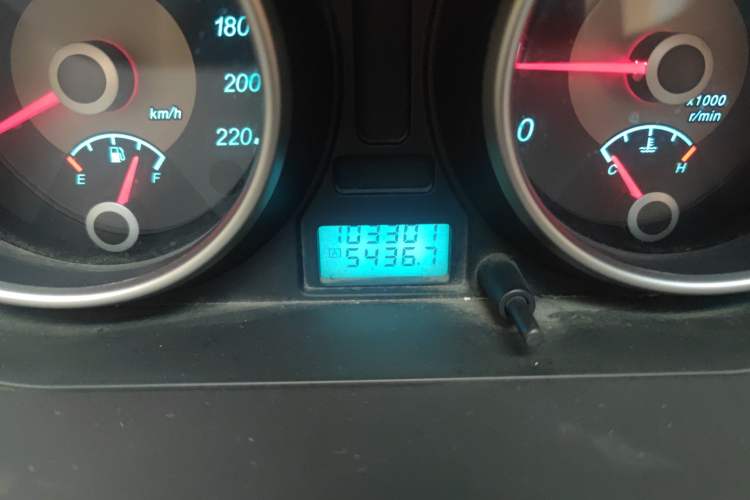 Used Buick Excelle 2008 1.6 LE-AT Odometer Close Up
