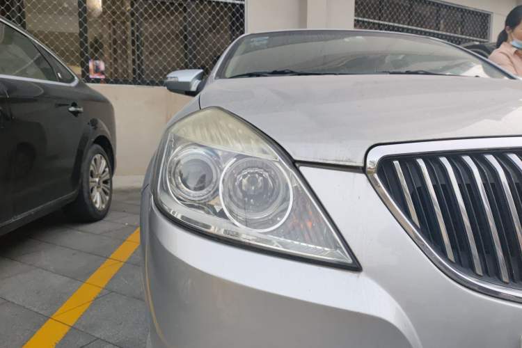 Used Buick Excelle 2008 1.6 LE-AT Right Front Headlight