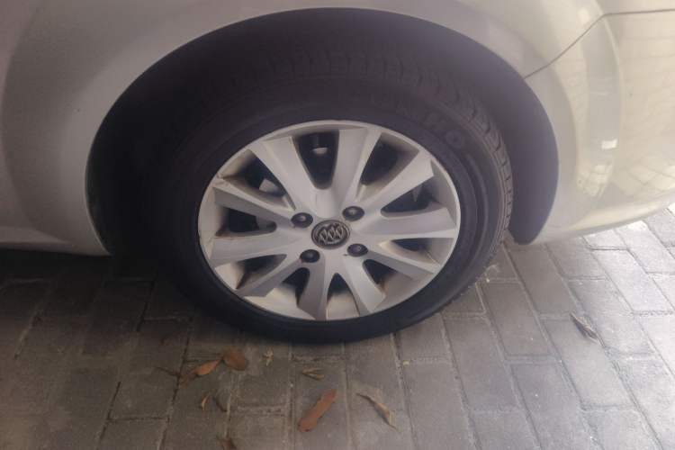 Used Buick Excelle 2008 1.6 LE-AT Right Front Wheel Hub