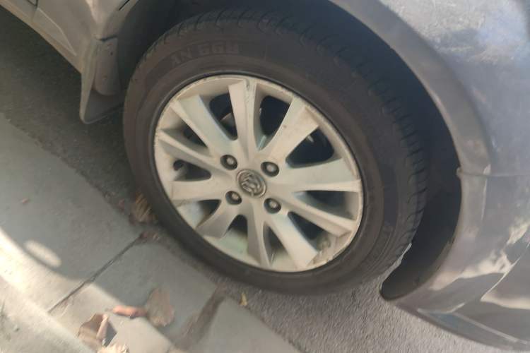 Used Buick Excelle 2008 1.6 LE-AT Right Front Wheel Hub