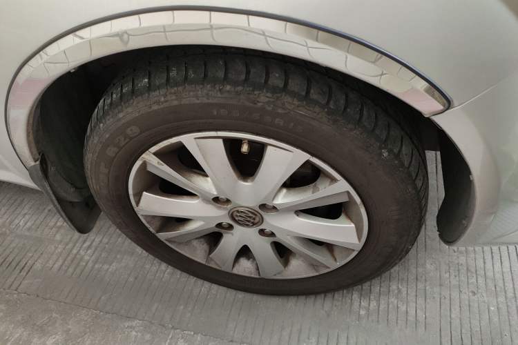 Used Buick Excelle 2008 1.6 LE-AT Right Front Wheel Hub