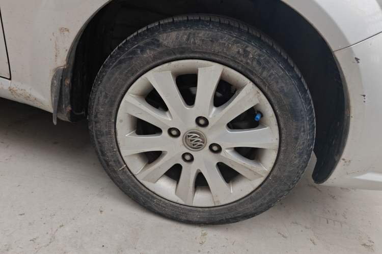 Used Buick Excelle 2008 1.6 LE-MT Right Front Wheel Hub