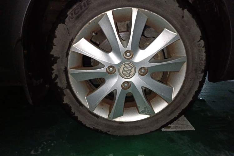 Used Buick Excelle 2008 1.6 LE-AT Right Front Wheel Hub