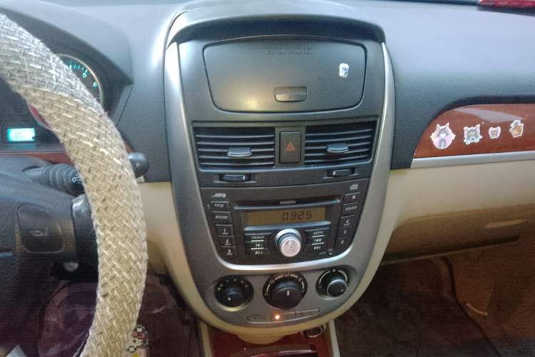 Used Buick Excelle 2008 1.6 LE-AT Audio And AC Panel