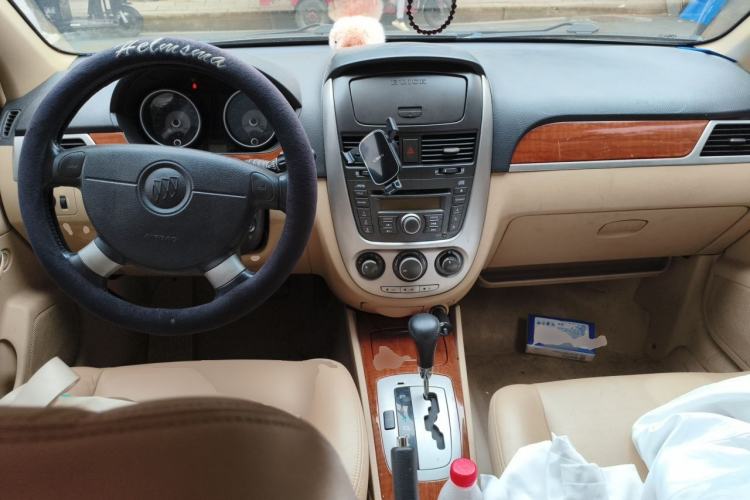 Used Buick Excelle 2008 1.6 LE-AT Center Console