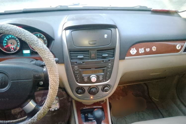 Used Buick Excelle 2008 1.6 LE-AT Center Console